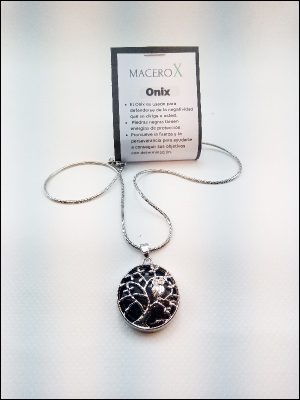 Colgante de piedras
