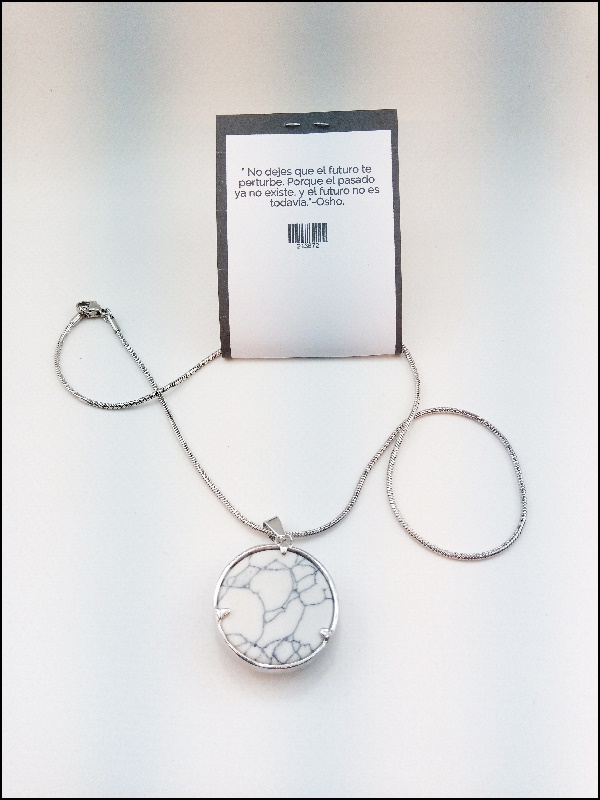 Colgante de piedras