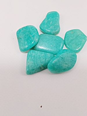 Canto rodado de amazonita natural turquesa y blanco 20 gramos macerox