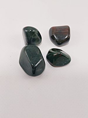 Canto rodado de piedra de sangre heliotropo verde con motas rojas 20 gramos macerox