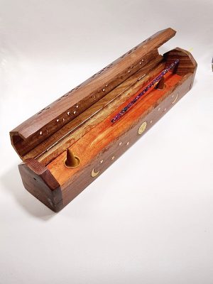 Quemador de incienso tipo baúl de madera con decoración de luna y estrellas macerox