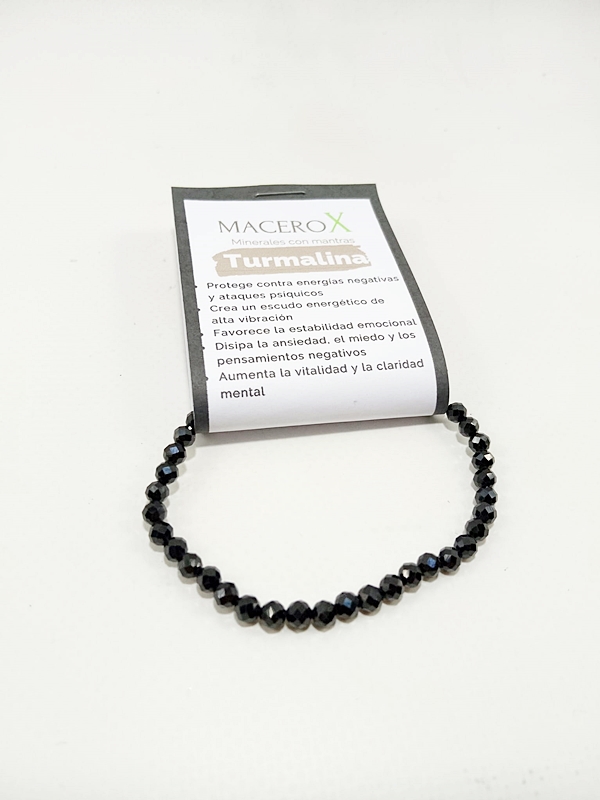 Pulsera de Turmalina Negra Facetada 4mm - Escudo Sutil de Protección Macerox Pulsera de pequeñas cuentas negras facetadas de turmalina 4mm de la tienda Macerox.
