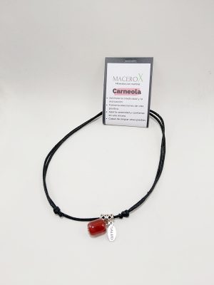 Colgante de carneola naranja pulida con dije de salud y cordón negro ajustable macerox
