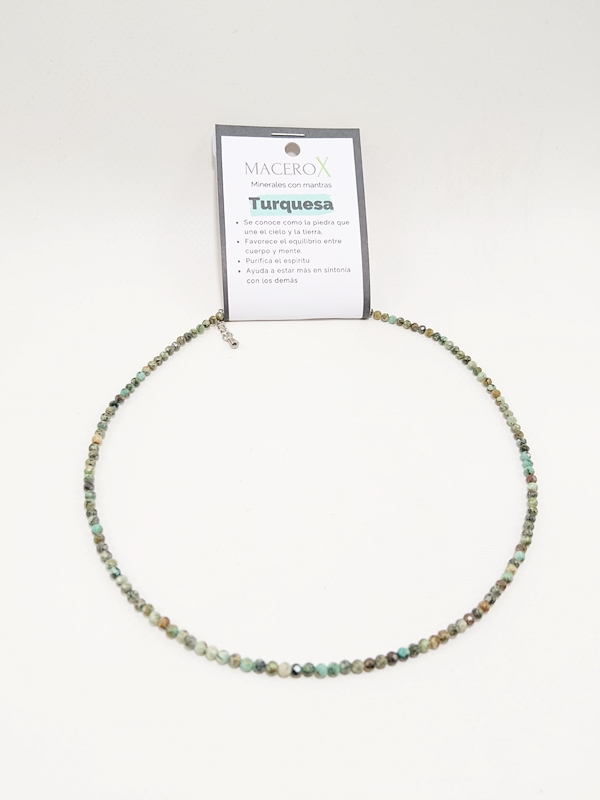 Gargantilla de Turquesa Africana Facetada 2mm – Evolución, Equilibrio y Conexión Espiritual Macerox Gargantilla de cuentas de turquesa africana facetada con tonos verdes y marrones macerox